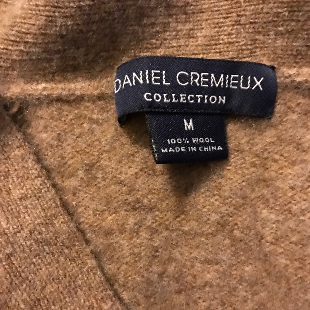 M Daniel Cremieux button down vest - Picture 2 of 8
